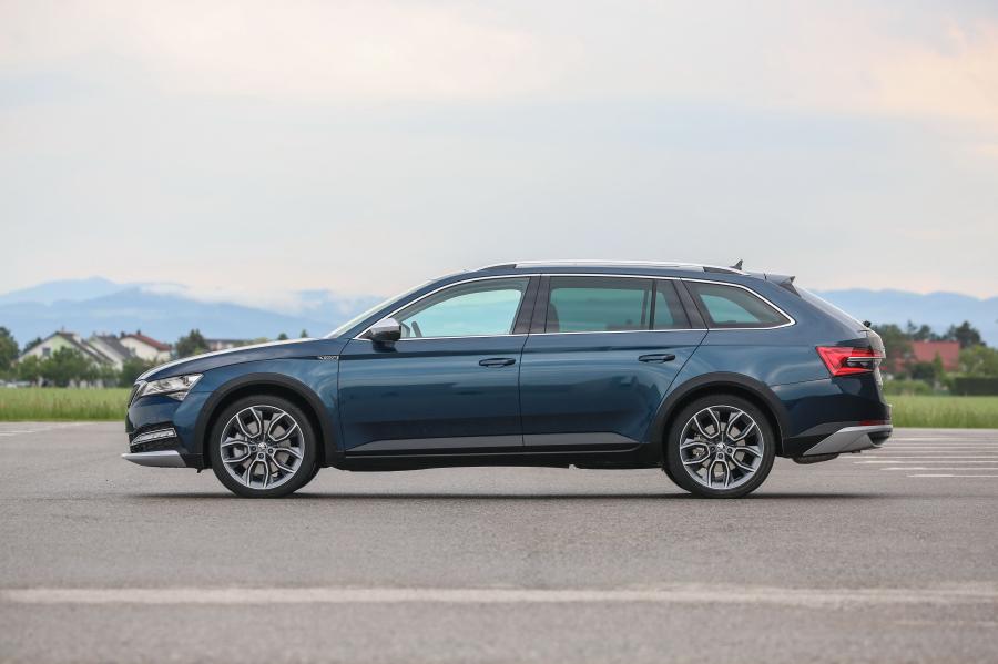 Skoda Superb Scout 2019 года  (WW) (фото 40 из 72)